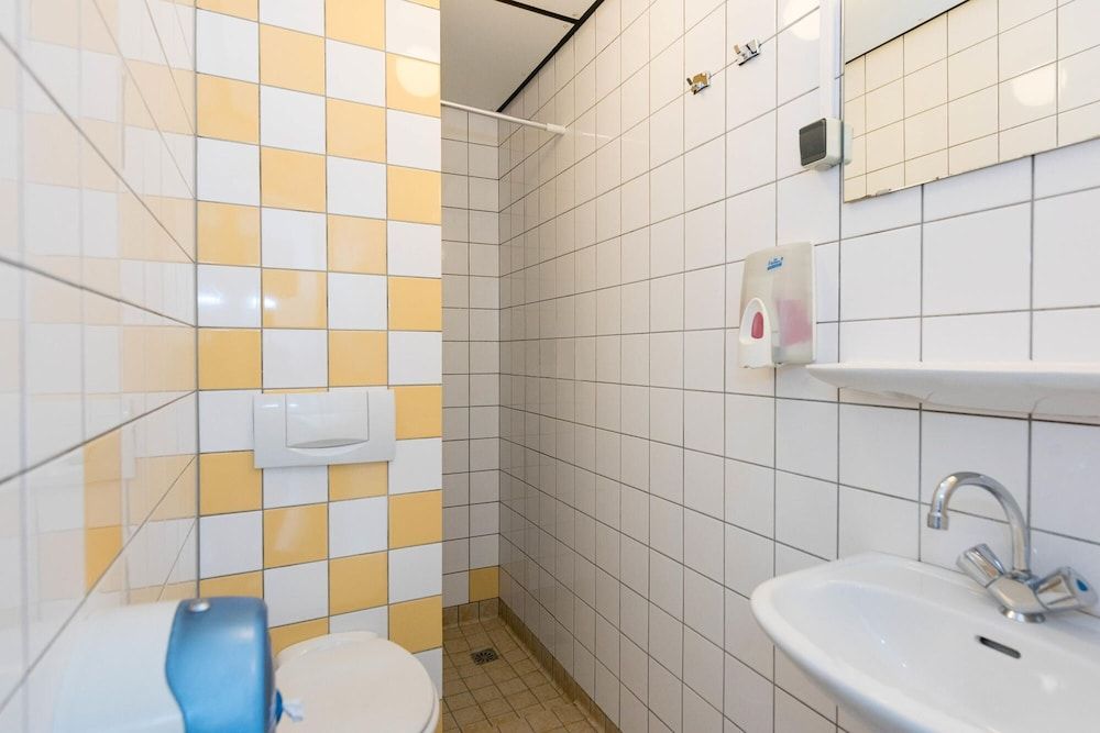 Euphemia Old City Canal Zone Hotel Private 5 person room, Private Bathroom 3