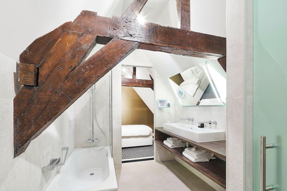 Junior Suite, 1 King Bed, Non Smoking
