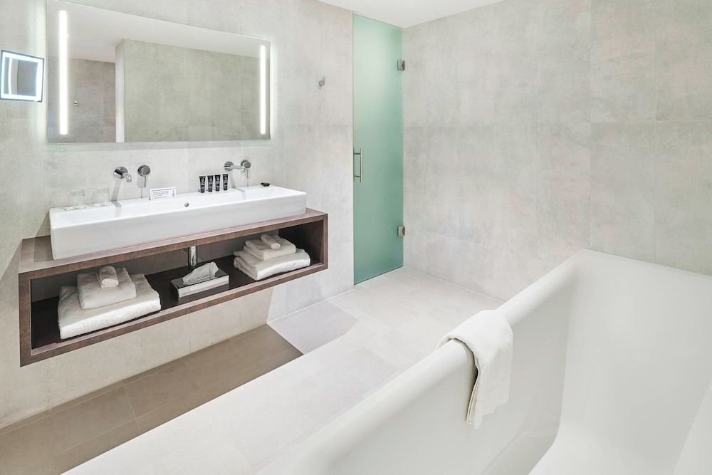 Panoramic Suite, 1 King Bed, Non Smoking