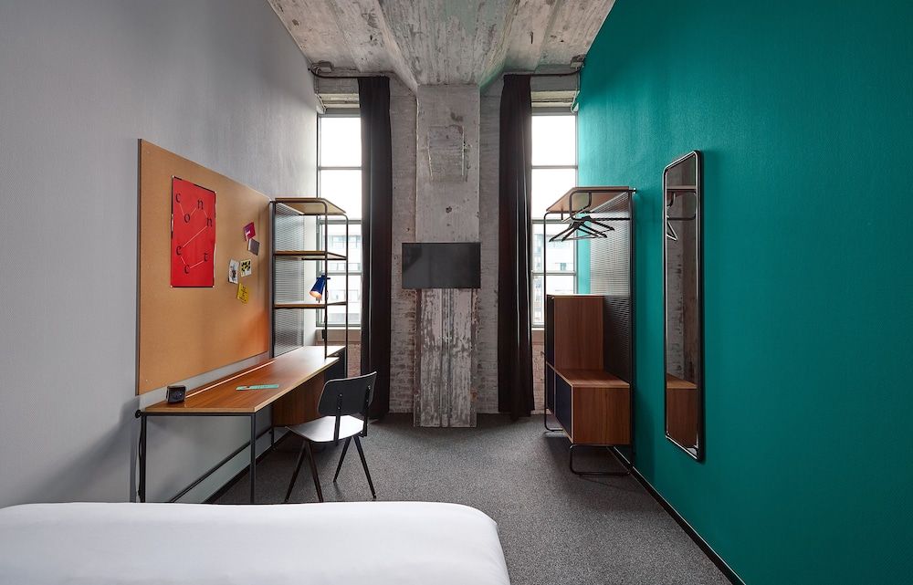 The Social Hub Maastricht Deluxe Room 4