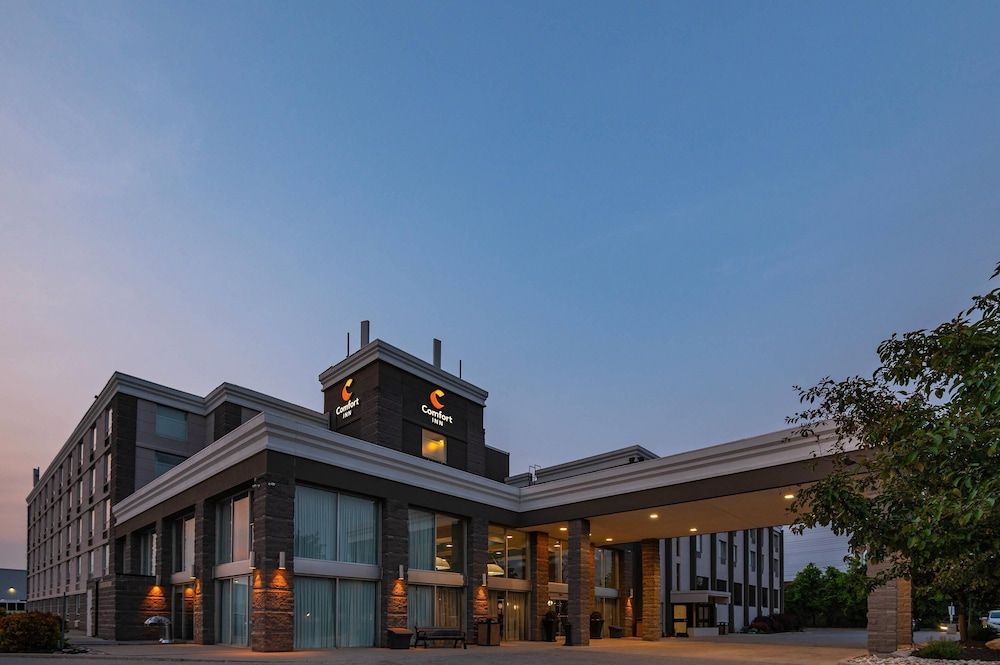undefined Comfort Inn & Conference Centre Toronto Airport 4