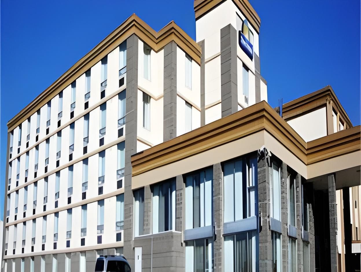 undefined Comfort Inn & Conference Centre Toronto Airport 5