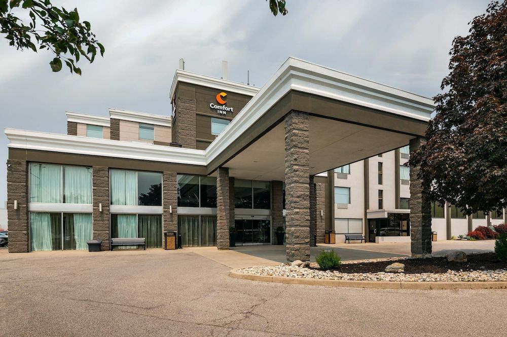 undefined Comfort Inn & Conference Centre Toronto Airport 3