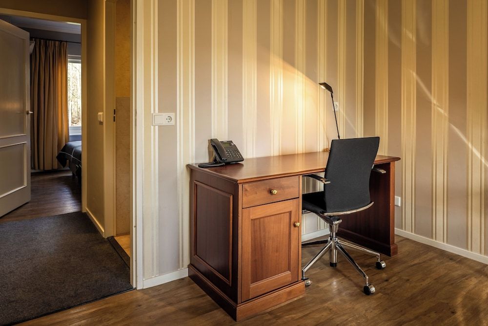 Kasteel De Vanenburg Deluxe Room, 2 Twin Beds 5