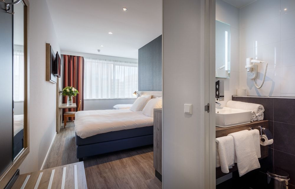 undefined Joy Hotel 4