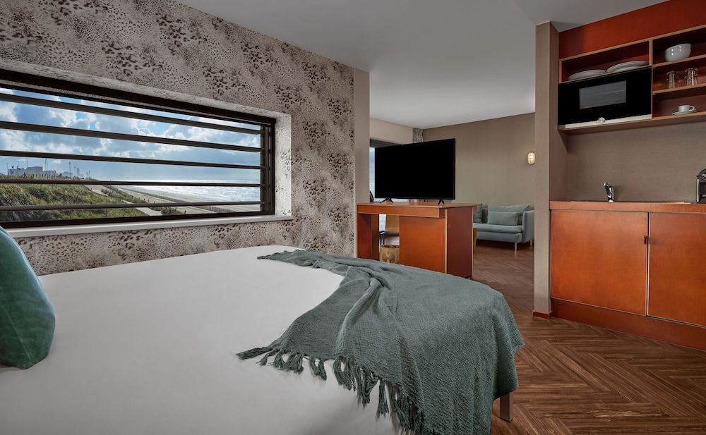 Beachhouse Hotel Junior Suite, 1 Double Bed, Kitchenette, Beach View