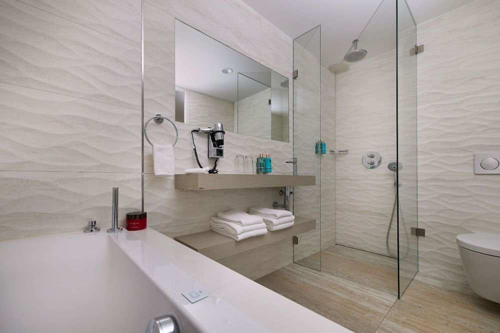 Beachhouse Hotel Junior Suite, 1 Double Bed, Kitchenette, Beach View 5