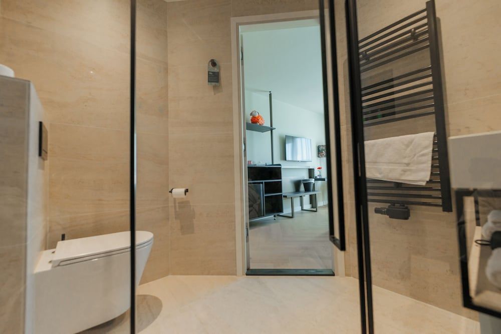 Boutique Hotel Herbergh Amsterdam Airport Deluxe Double Room 11