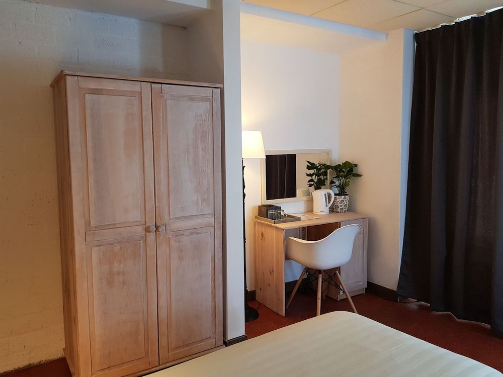 Hotel le Provencal Comfort Double or Twin Room 4