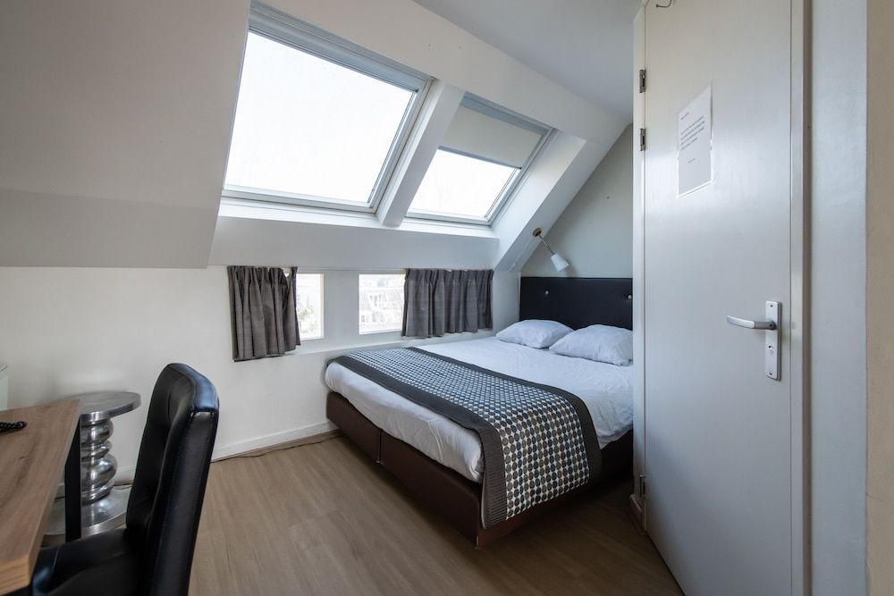 Acostar Hotel Standard Double Room 6