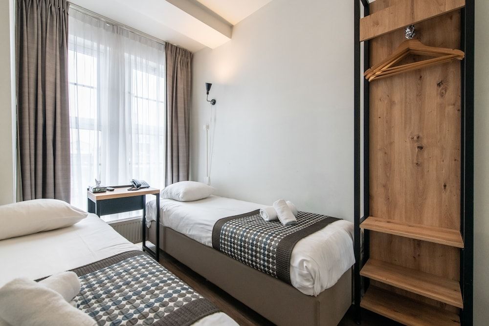 undefined Acostar Hotel 9