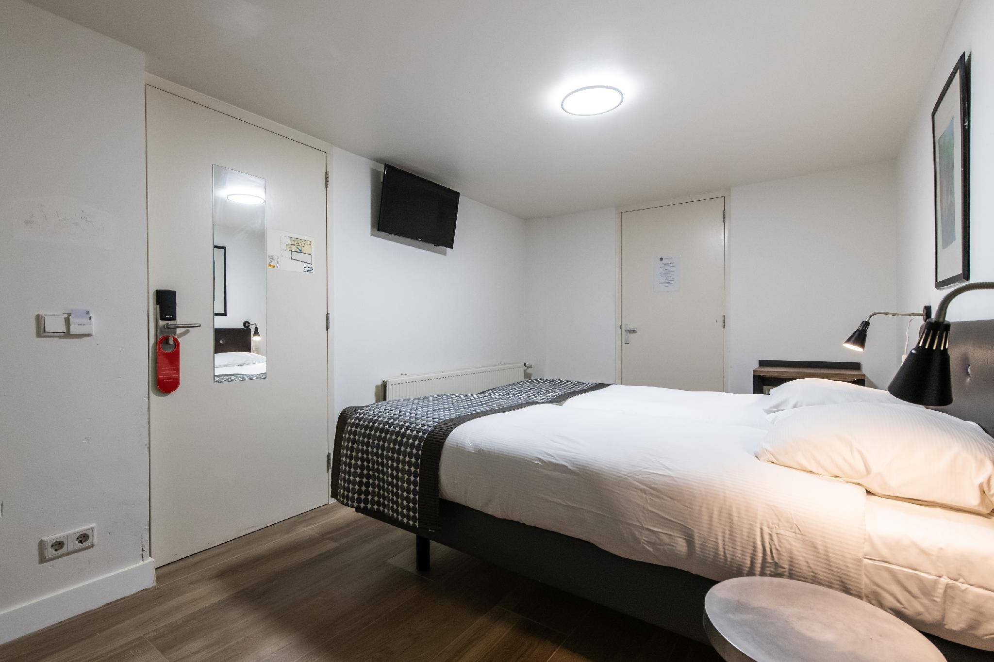 undefined Acostar Hotel 7