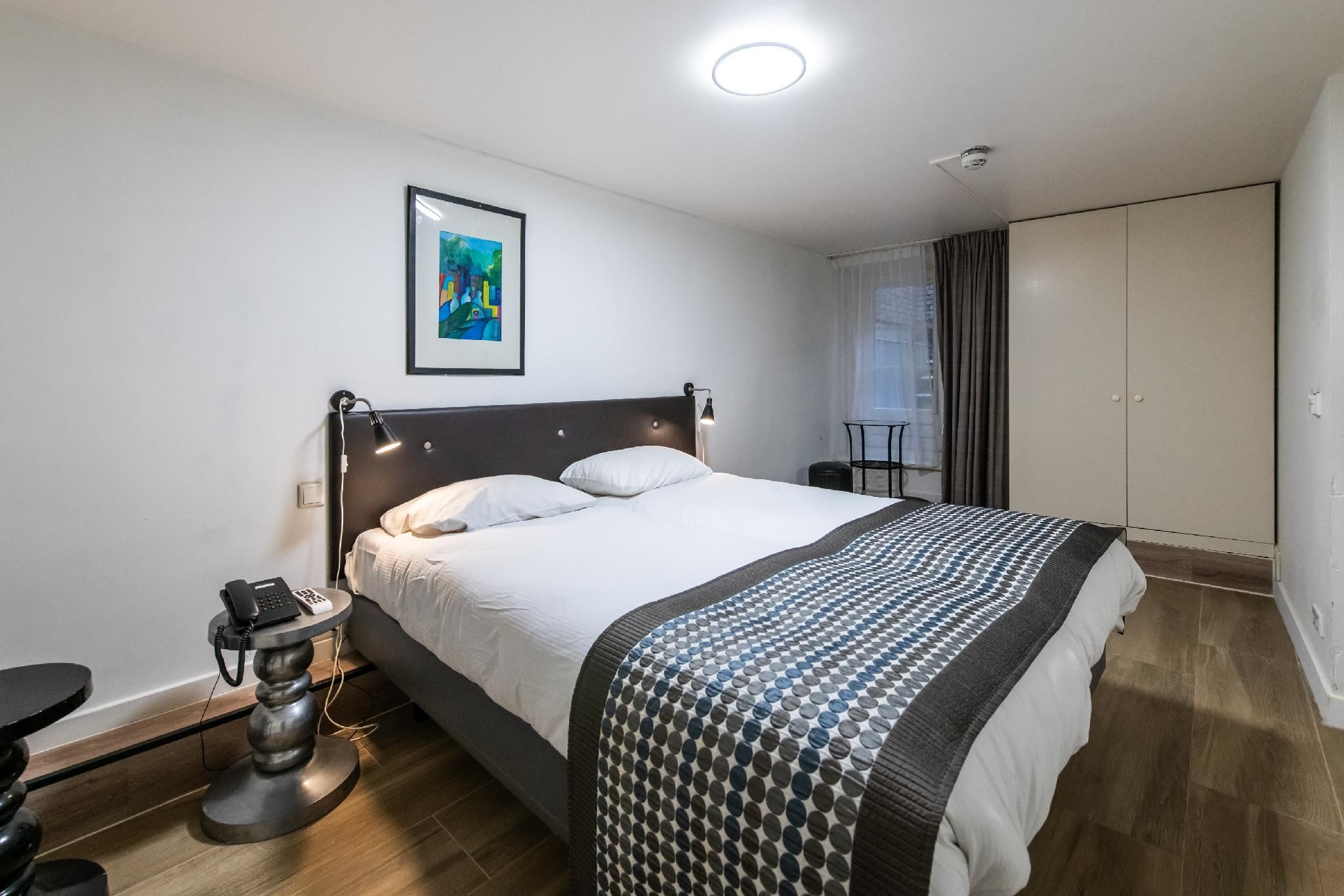 undefined Acostar Hotel 6