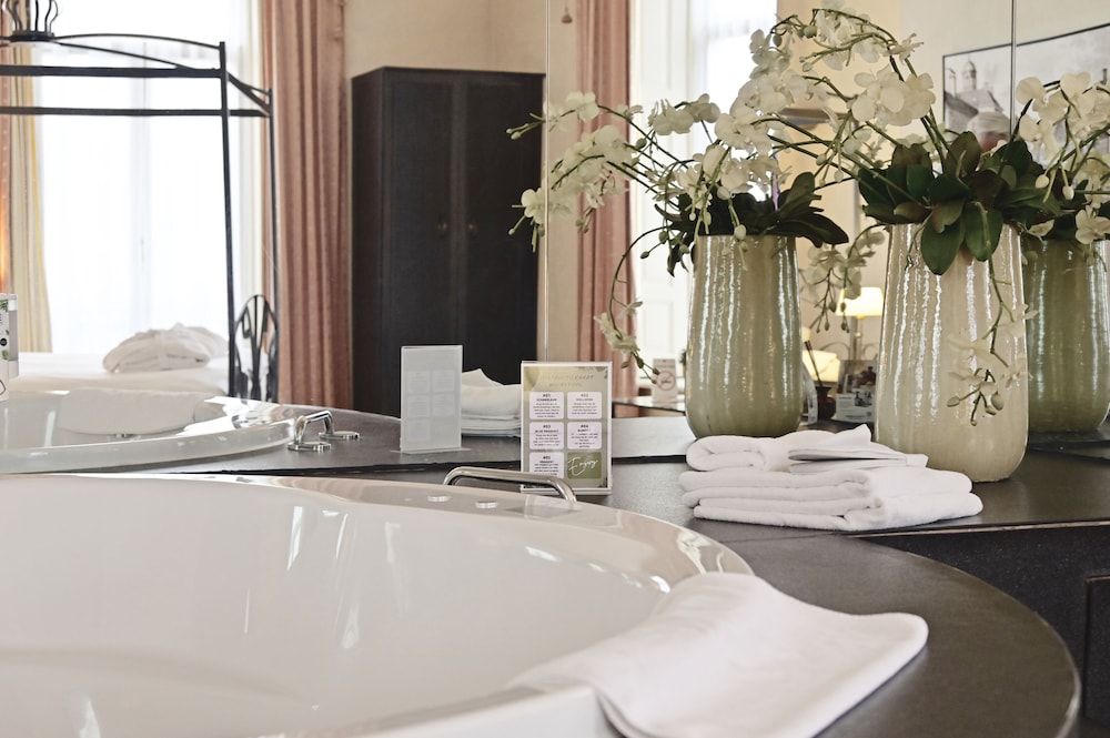 Fletcher Hotel-Paleis Stadhouderlijk Hof Luxe Suite 5