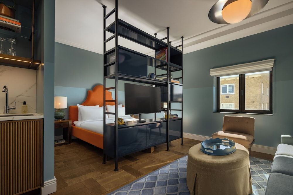 The July - Twenty Eight Executive Apartment 2