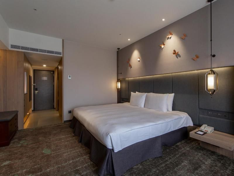 Delicate Room