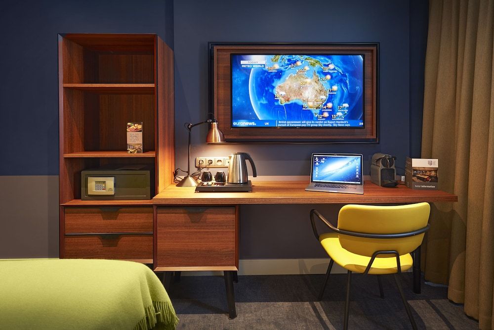 Hotel Lion d'Or Deluxe Single Room 3