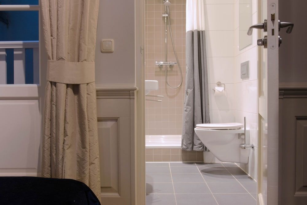 Canal Suites Amsterdam Deluxe Apartment, Canal View 26