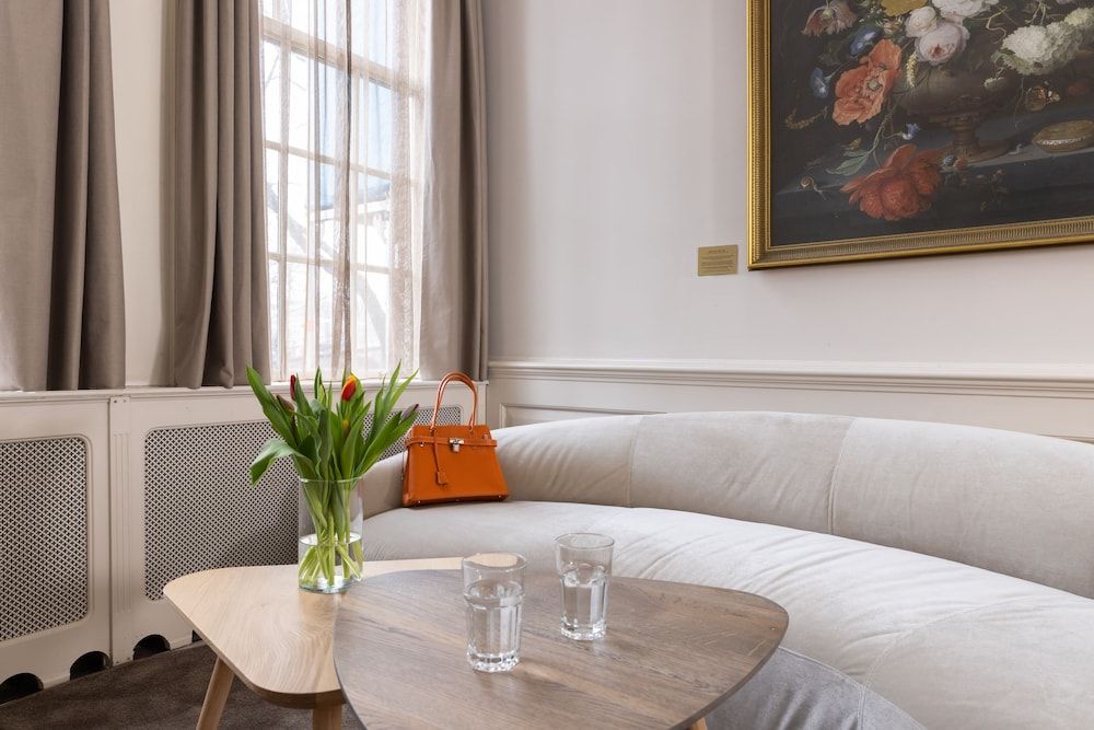 Canal Suites Amsterdam Deluxe Apartment, Canal View 4