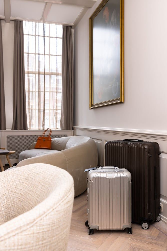 Canal Suites Amsterdam Deluxe Apartment, Canal View 2