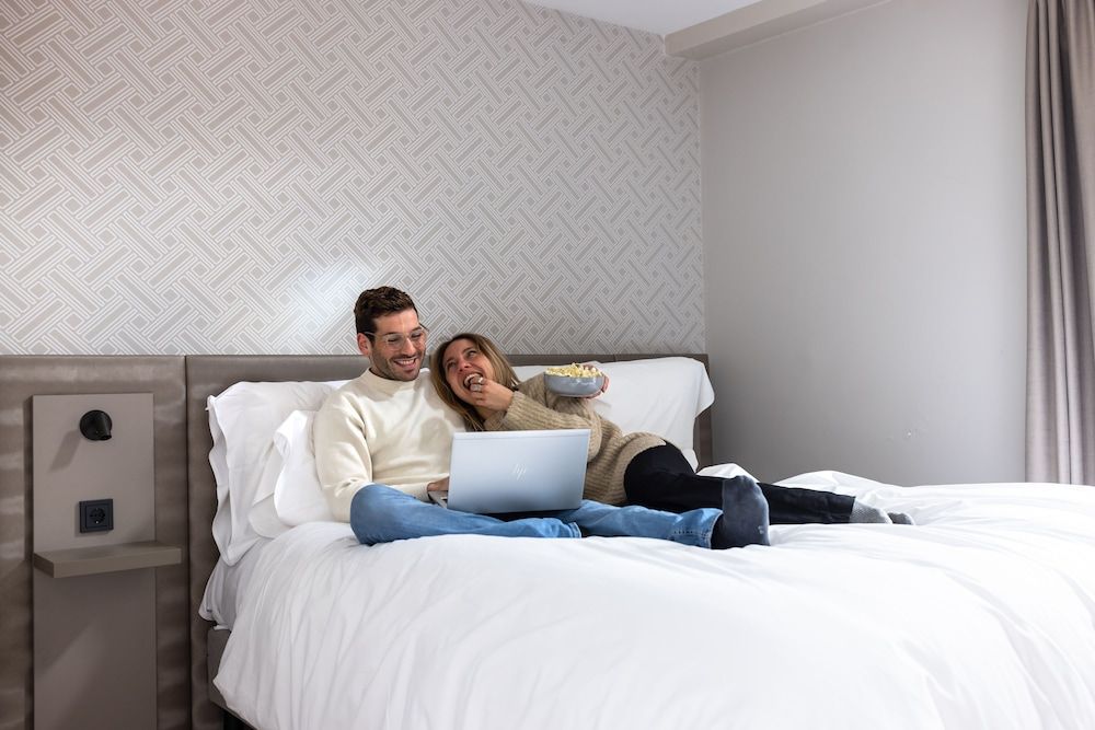 Canal Suites Amsterdam Deluxe Apartment, Canal View 20