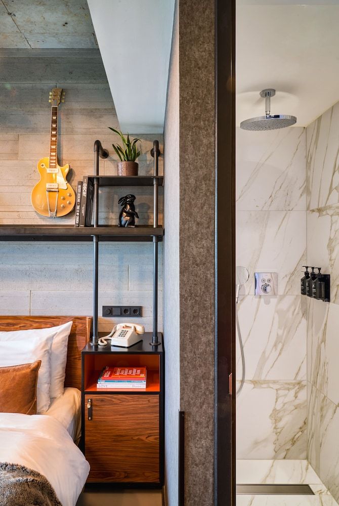 Sir Adam Hotel, part of Sircle Collection Room (Sir Boutique) 4