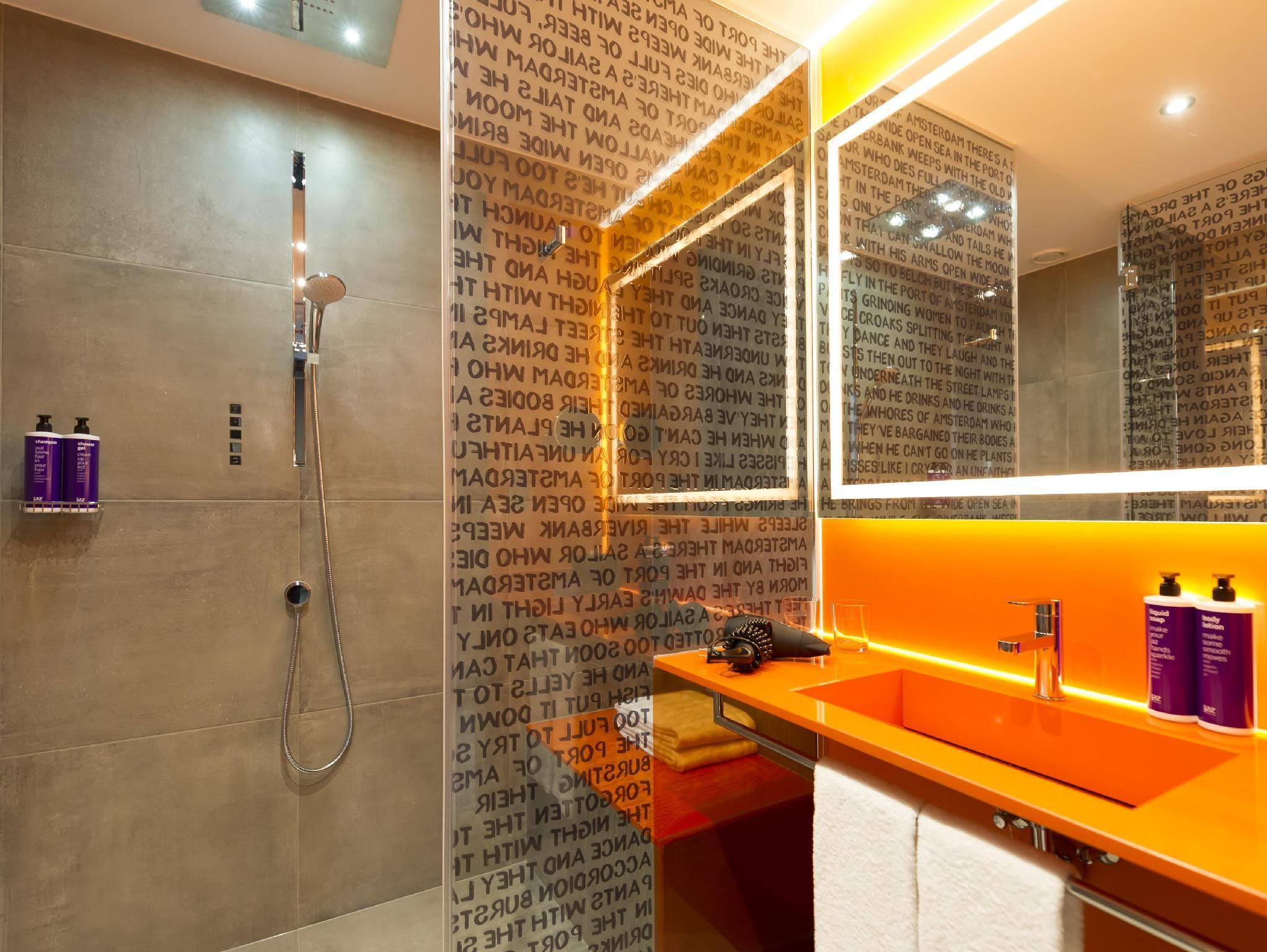 Jaz in the City Amsterdam Superior Upper Floor Double or Twin Room 3