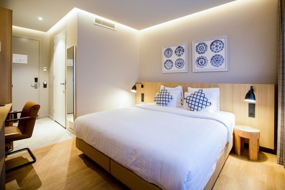 undefined Urban Lodge Hotel 9
