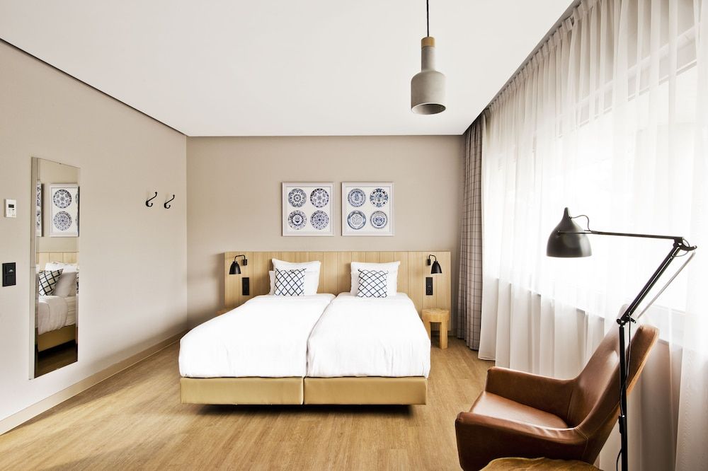 undefined Urban Lodge Hotel 4