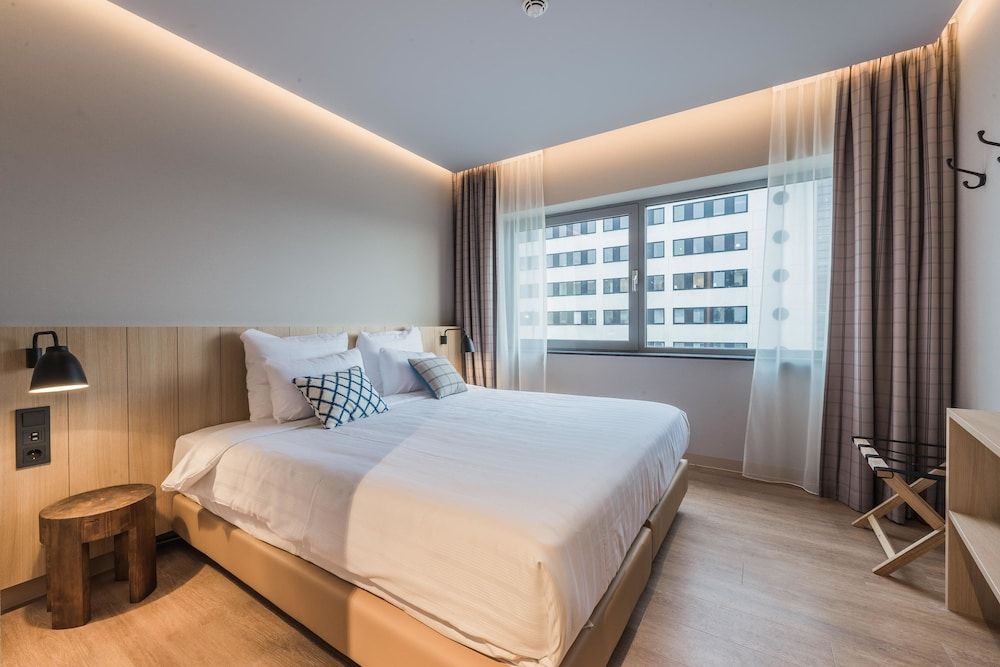 undefined Urban Lodge Hotel 8