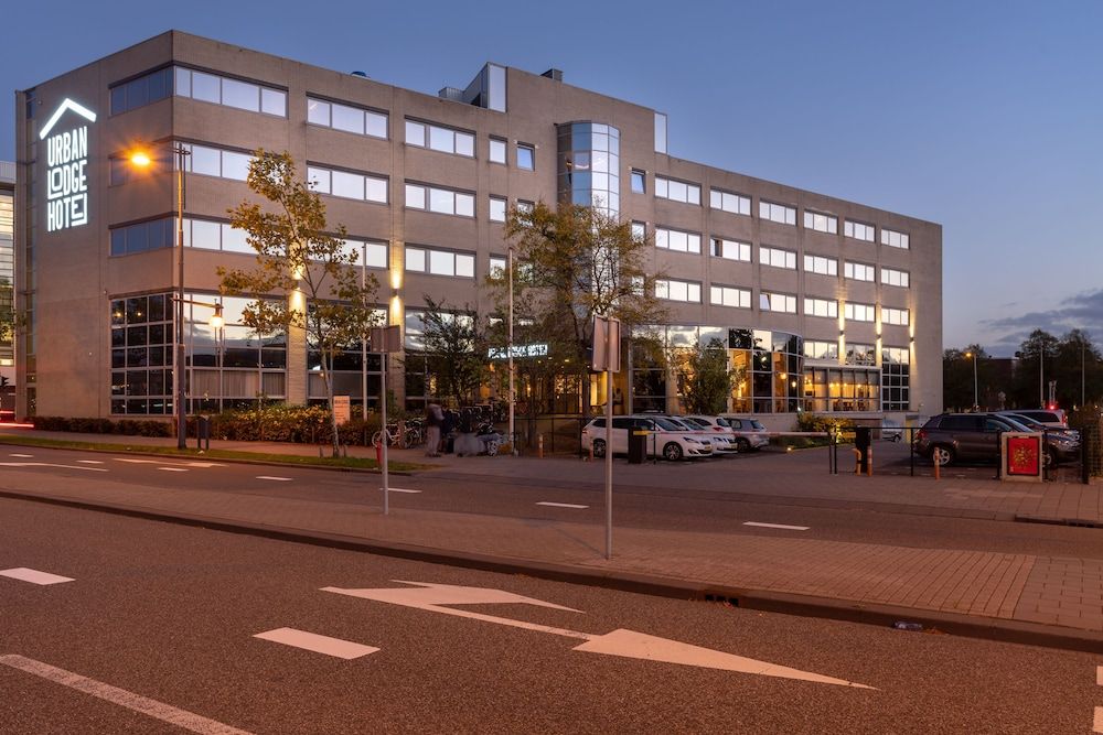 undefined Urban Lodge Hotel 5