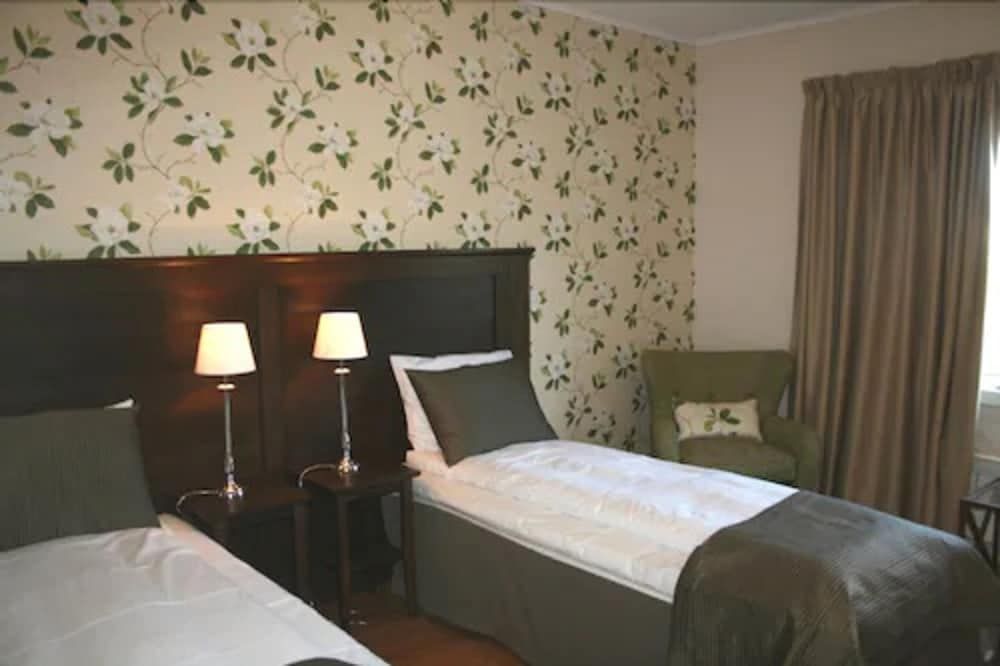 Home Hotel Park Standard Room, 2 Twin Beds, Non Smoking 3