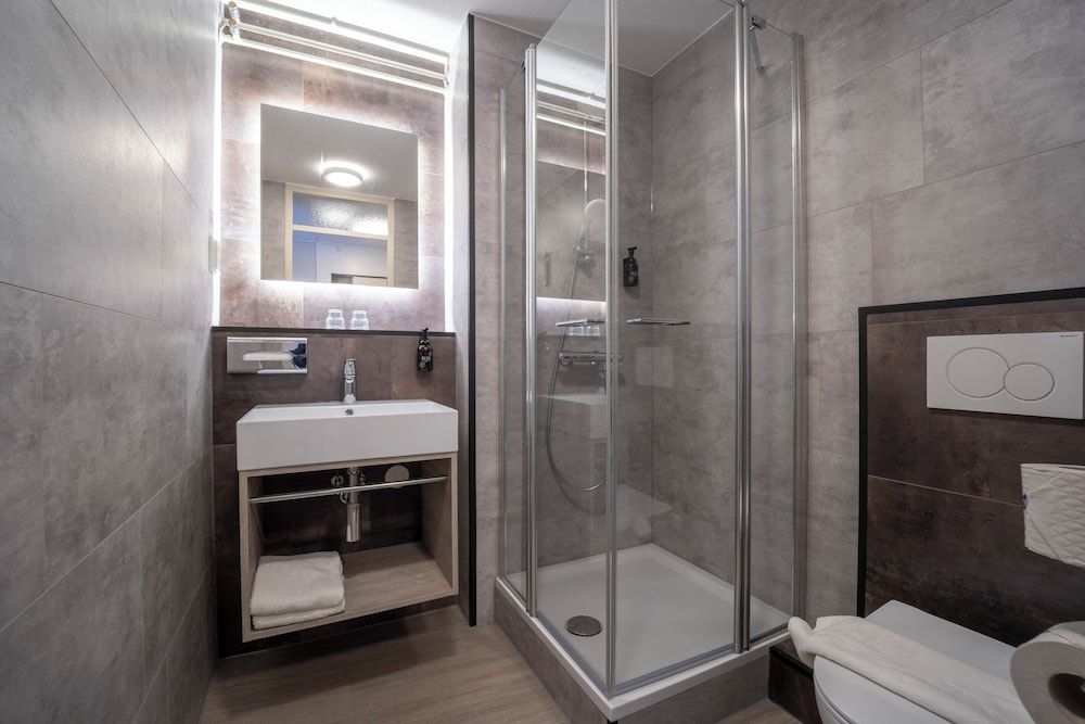 Fletcher Hotel-Restaurant Rooland Family Quadruple Room (with Shower) 9