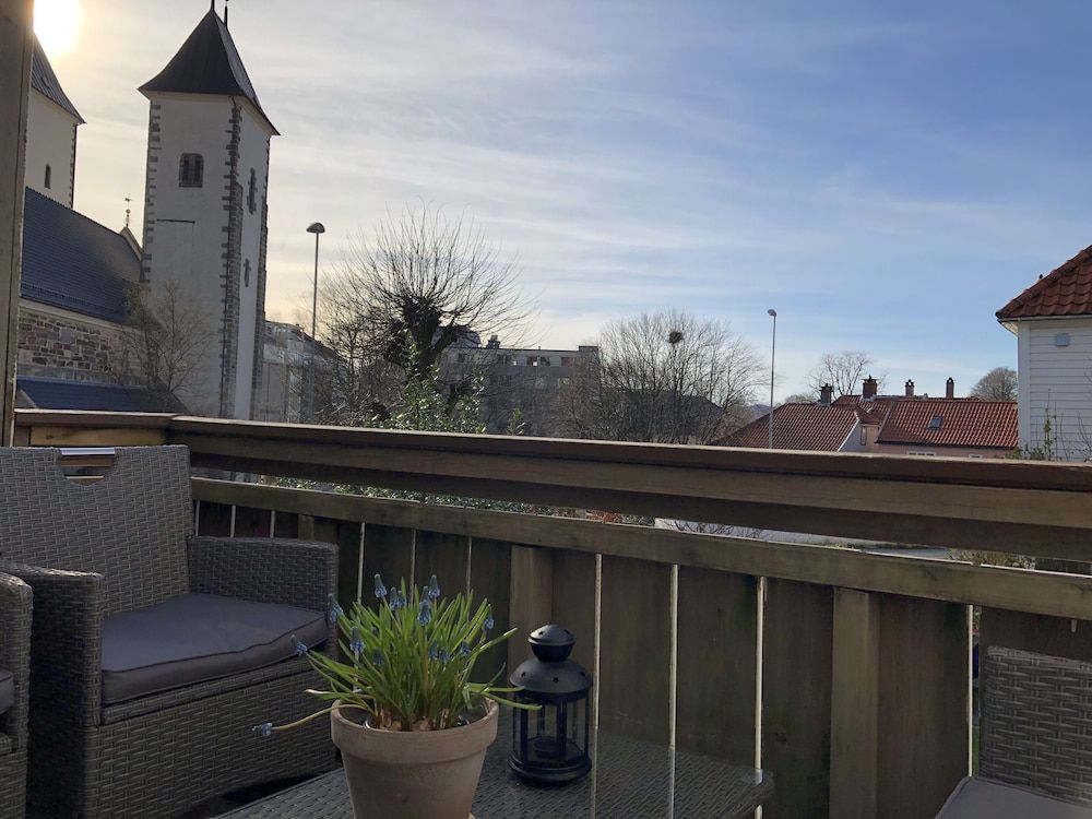 To Sostre Guesthouse Family Apartment, 3 Bedrooms, Non Smoking, Park View 6