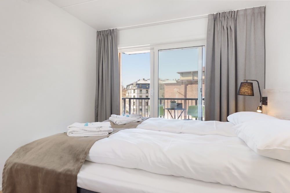 Business Apartment, 2 Bedrooms, Balcony