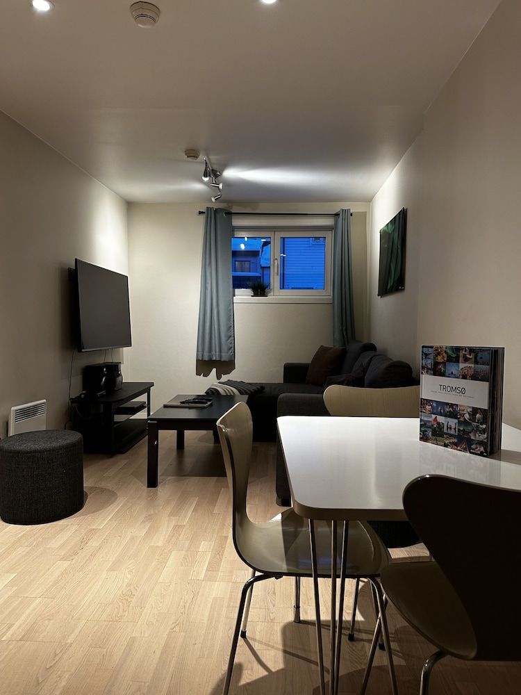 Enter Tromsø Apartment Hotel Economy Apartment, 1 Queen Bed with Sofa bed, Refrigerator & Microwave 15