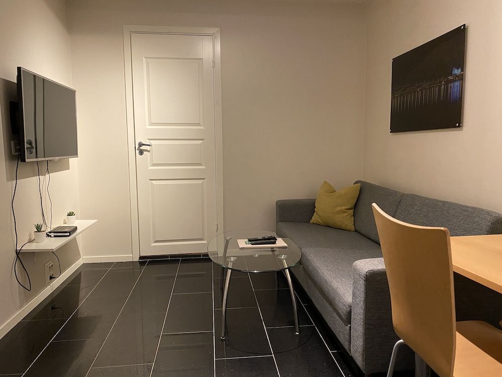 Enter Tromsø Apartment Hotel Economy Apartment, 1 Queen Bed with Sofa bed, Refrigerator & Microwave 16