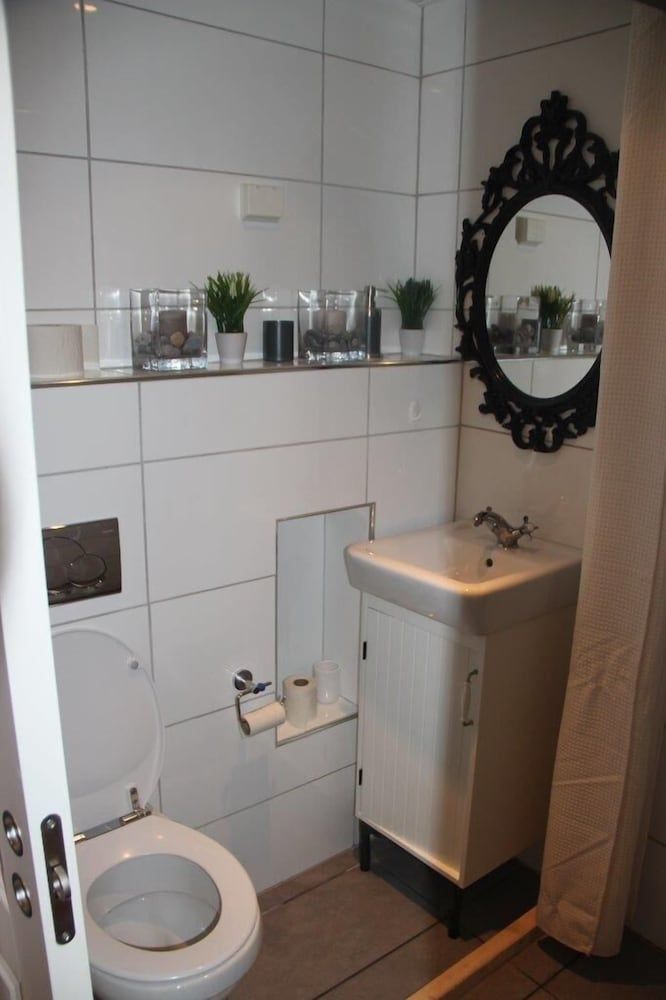 Skuteviken Apartments Anno 1790 Romantic Suite 5