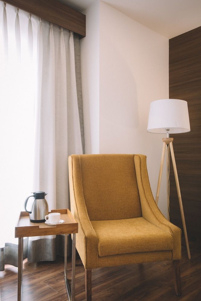 Hotel Ambassador by ACE Hotels Deluxe Room 11