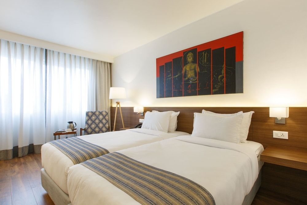 Hotel Ambassador by ACE Hotels Deluxe Room 7