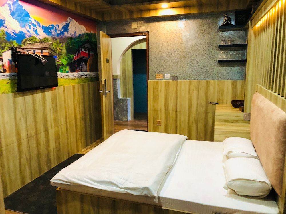 undefined Sara's Backpackers Hotel 2