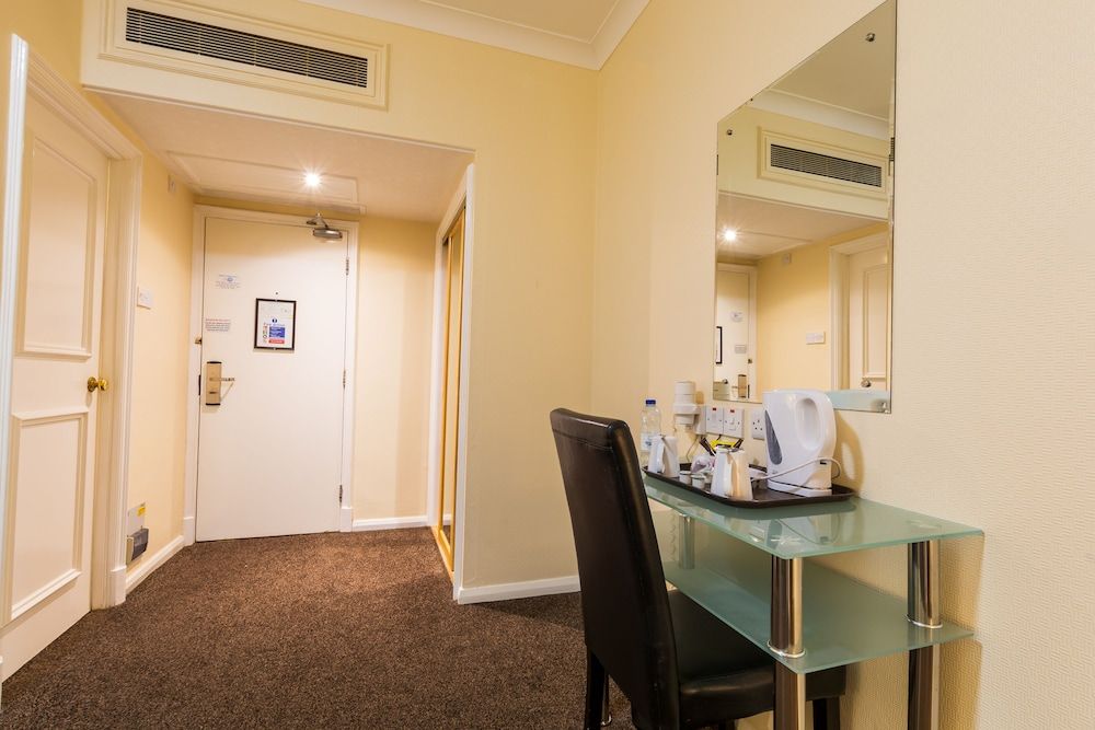 undefined Britannia Hotel Manchester 8