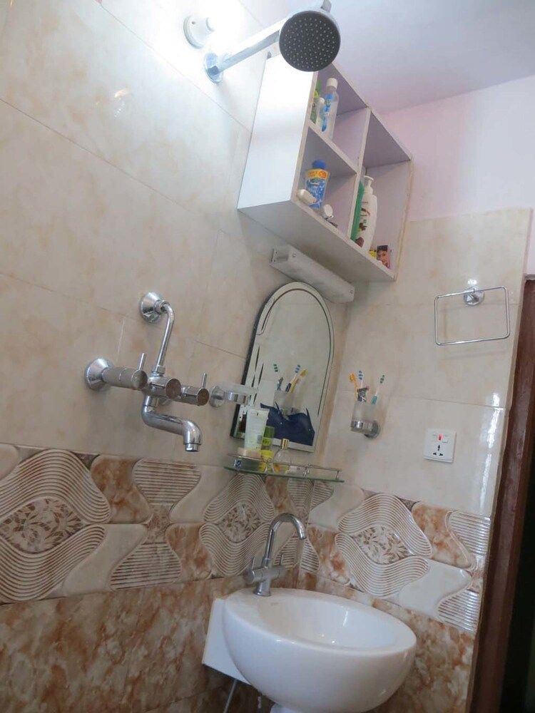 Manamaiju Homestay & Hotel Shared Dormitory, Men only, Shared Bathroom 7