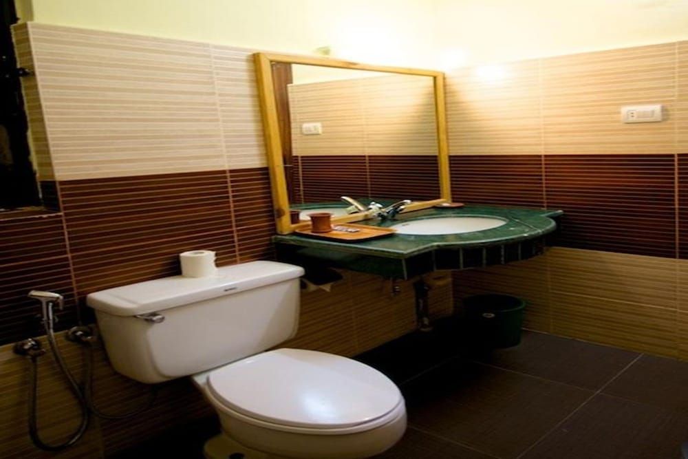 Into The Wild Eco Resort Standard Room 8