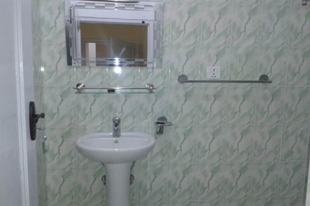 Family Peace House Basic Room, Shared Bathroom 4