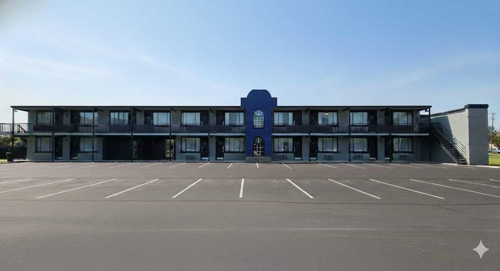 undefined Quality Inn & Suites 2