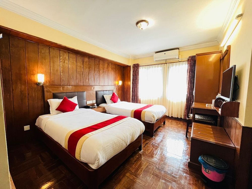 Skyline Hotel Deluxe Double or Twin Room, 1 Bedroom, City View 16