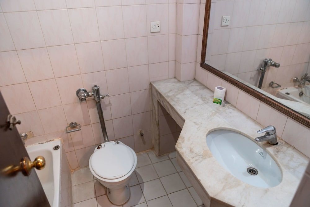 Skyline Hotel Deluxe Double or Twin Room, 1 Bedroom, City View 14