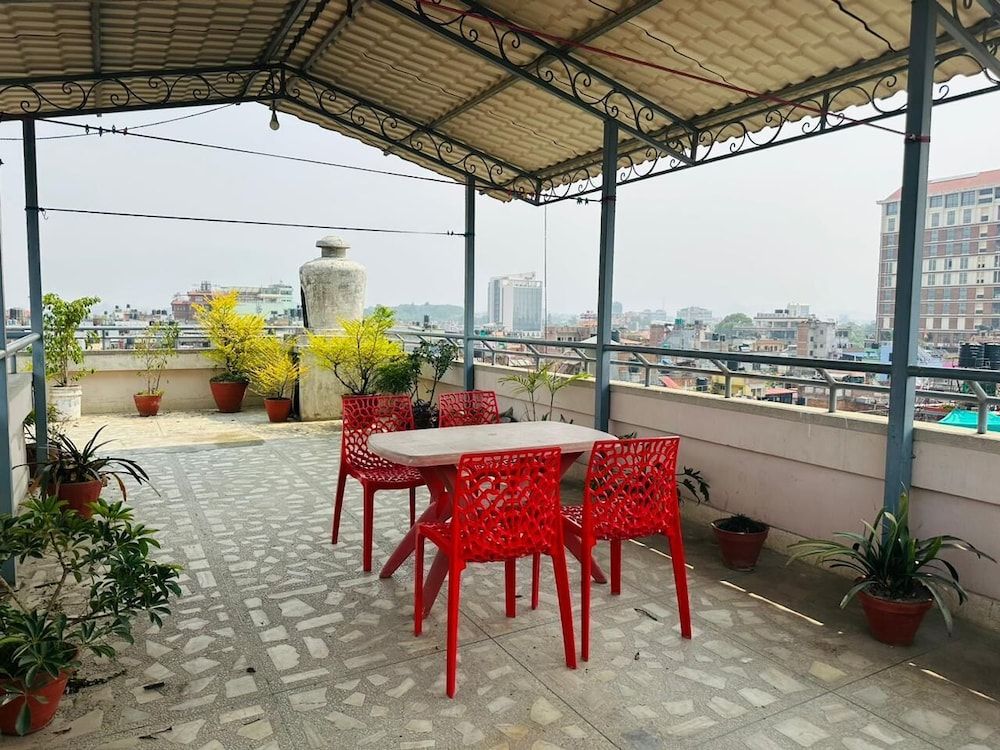 Skyline Hotel Deluxe Double or Twin Room, 1 Bedroom, City View 7