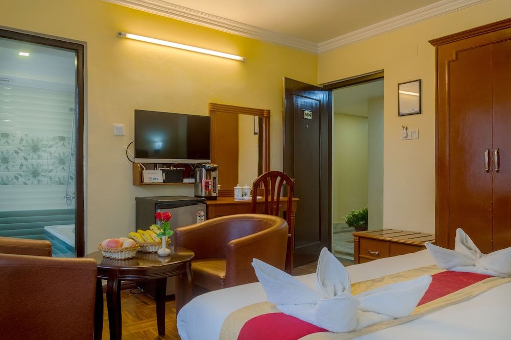 Skyline Hotel Deluxe Double or Twin Room, 1 Bedroom, City View